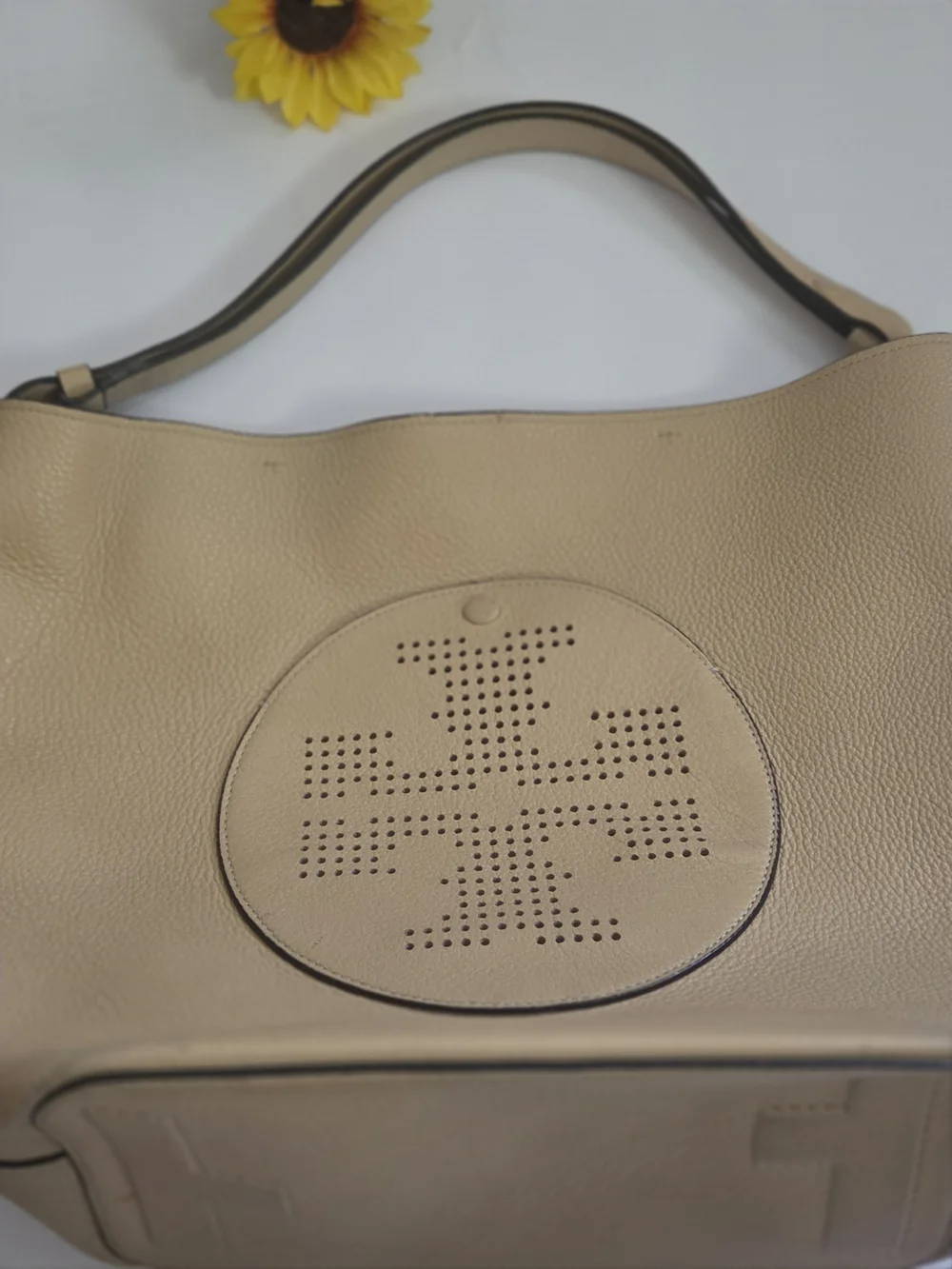 Tory Burch Perforated Logo Tote - Beige